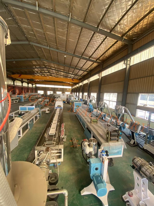 Yongte Plastic Machinery onthulde een aantal nieuwe productielijnen, die zijn professionele kracht aantonen
