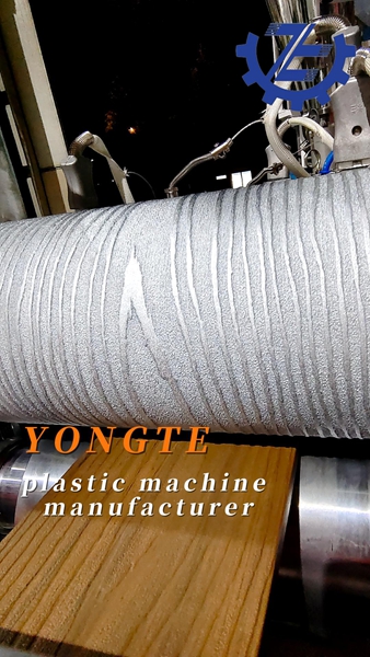 Yongte-plastic machines machtigt de hout-plastic vloerindustrie en cultiveert de Europese en Amerikaanse markt voor milieubescherming diep.