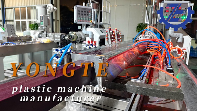 Yongte Plastic Machinery Wood Plastic Board Productielijn: Groene oplossing voor het beheer van afvalprinten printplaten