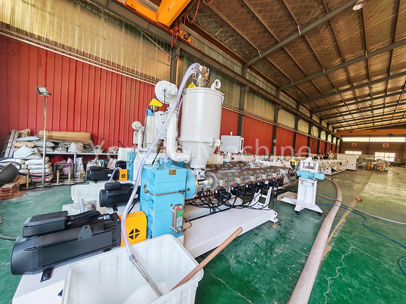 Yongte 75-125mm drie laag PPR Pipe productielijn met succes geïnspecteerd