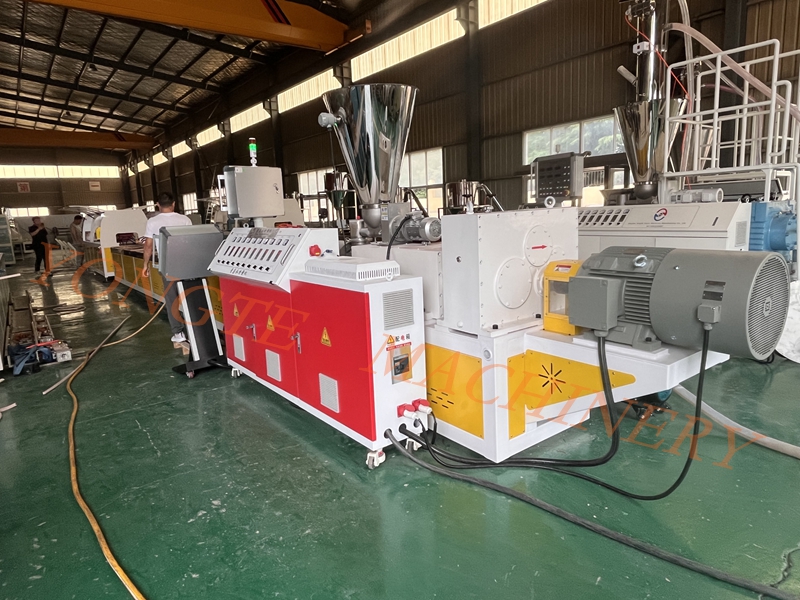 Hoe het productieprobleem van PVC -kabeltrogel op te lossen? Yongte Plastic Machinery biedt innovatieve oplossingen