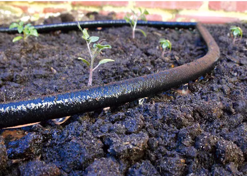 Kunnen rubber nano seepage irrigatiepijpen worden gebruikt voor irrigatie in zoutoplossing-alkali-bodems?