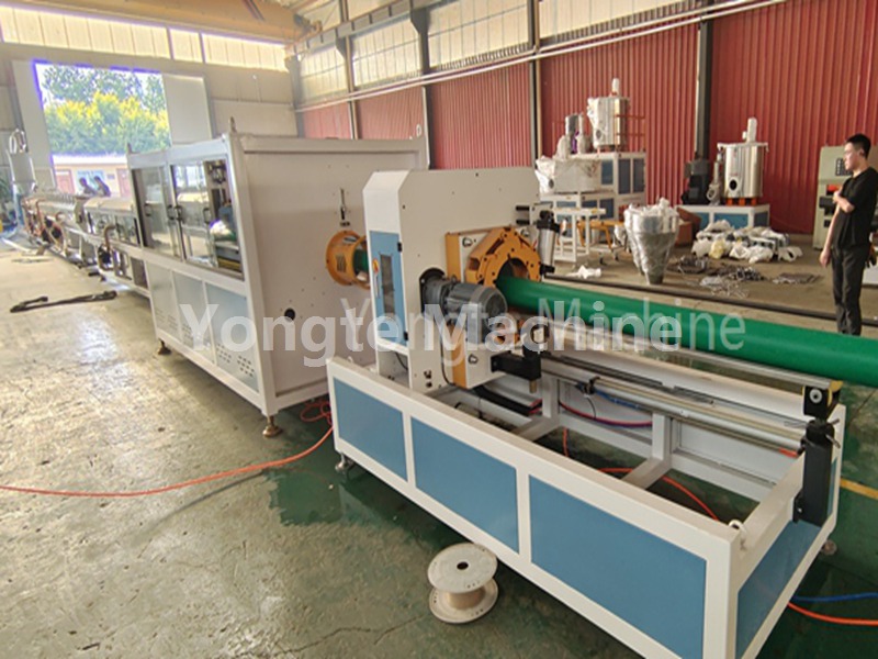 75-250 mm PE waterpijpproductiemachine voor klant in Vietnam met succes geïnspecteerd