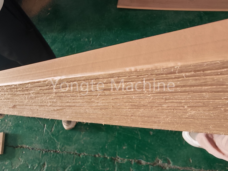 Hoe maak je een houtachtige ruwe textuur op het oppervlak van WPC-producten?