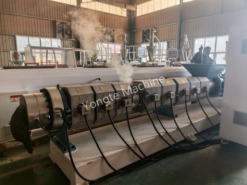 Hoogefficiënte plastic recycling-extrusiemachine voor Afrikaanse klant passeert acceptatie