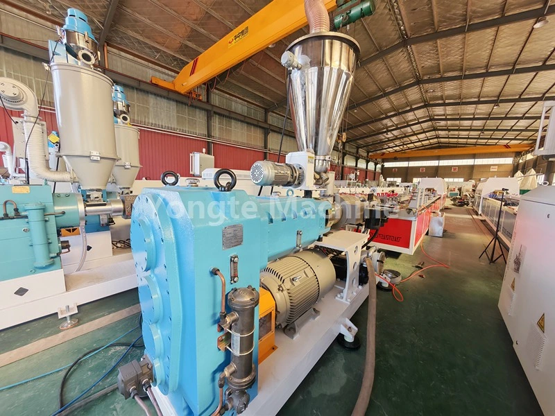 WPC-productielijn voor deurkozijnen succesvol verzonden naar India