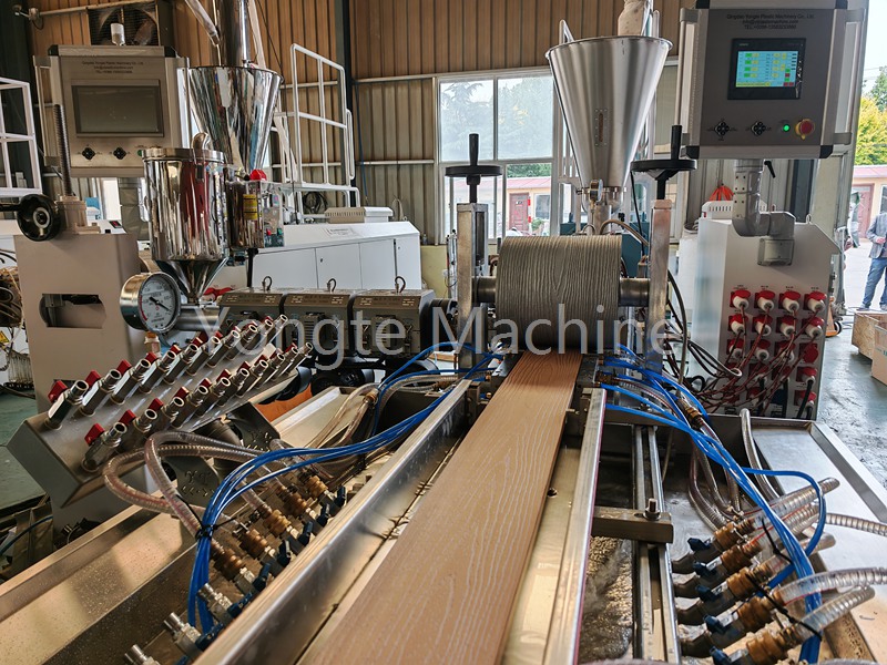WPE Wood Plastic Samenstelling WPC Extrusiemachine