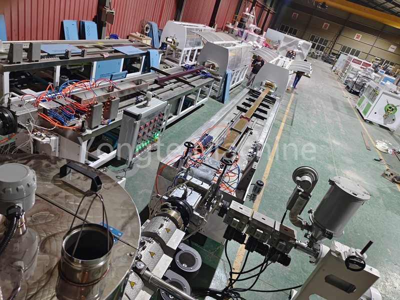 Yongte Wood Plastic Samenstelling Machine WPC Productiestroom