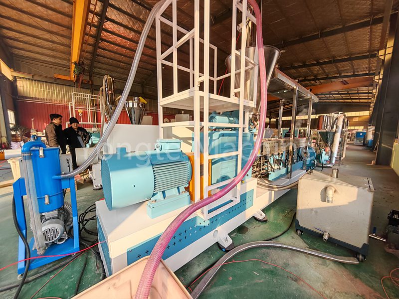 Yongte Upgrade WPC Granulator Machine met succes getest met hoge capaciteit en een laag stroomverbruik