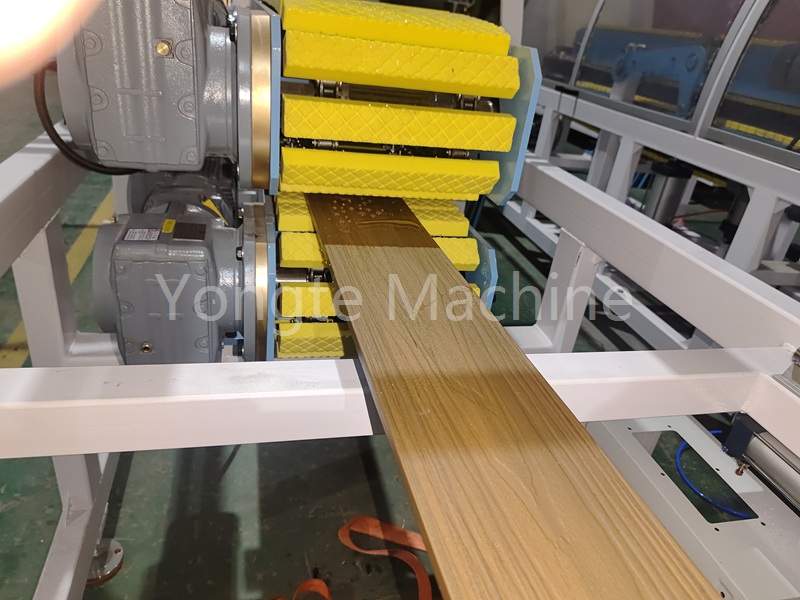 Yongte plastic machines grijpt de hoge grond van de overzeese hout-plastic markt met koolstofarme technologie