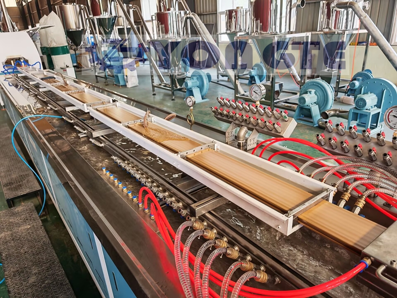 De mondiale vraag naar vlamvertragende vloeren stijgt; Yongte Plastics Machinery breidt uit naar overzeese markten