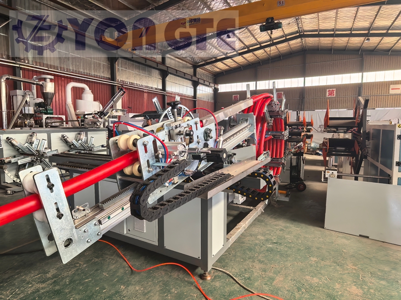 De zelfontwikkelde wikkelmachine van Yongte Plastics Machinery lost het wikkeldilemma voor PE-buizen met grote diameter op
