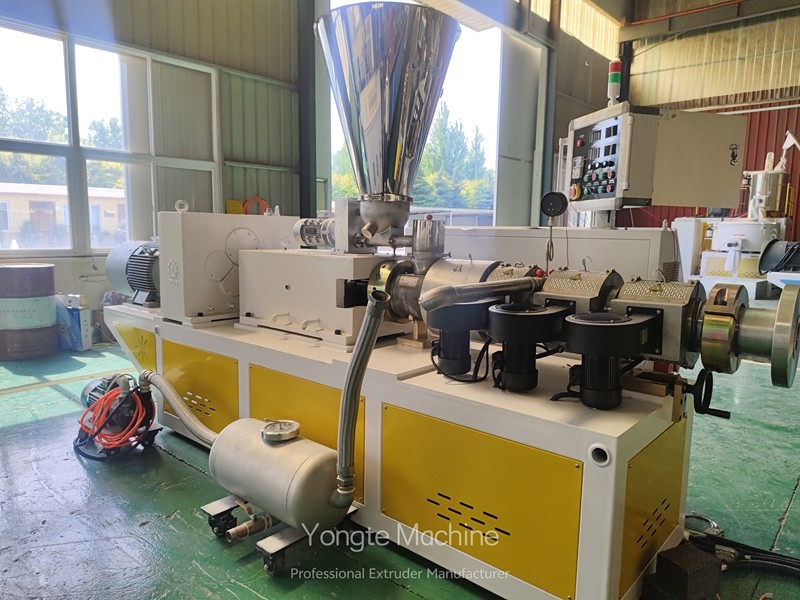 Conical Twin-Screw Extruder met CE-certificaat