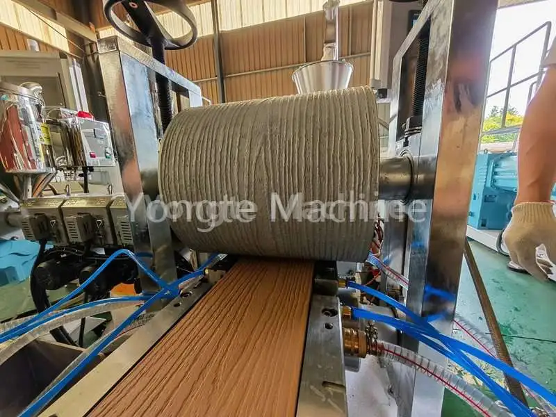 WPC decking board production machine