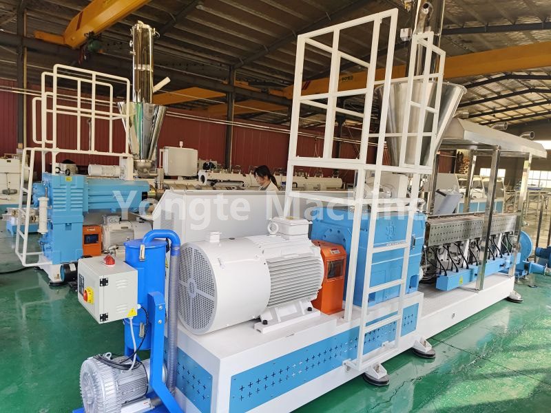 WPC Parallel Double-Screw Extruder