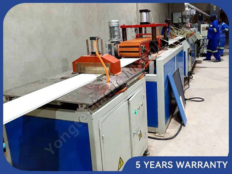 PVC plafondpaneel productiemachine