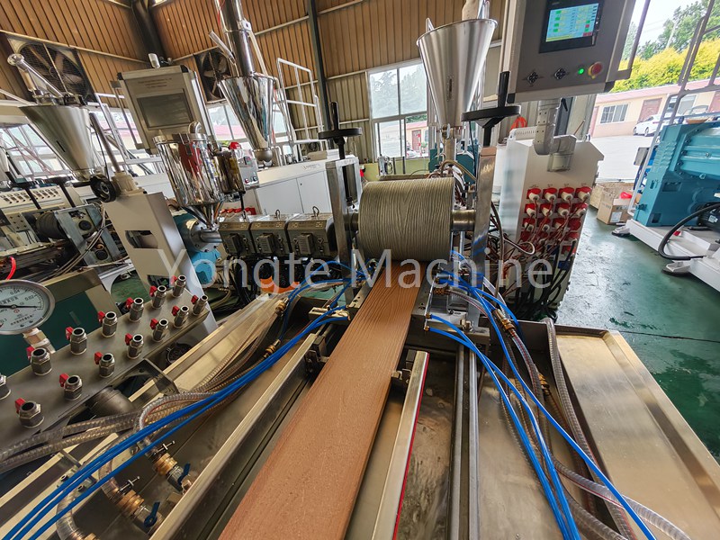 productieproces van hout-kunststofcomposiet
