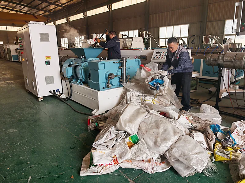 Yongte Custom Plastic Waste Recycling & Upcycling-oplossing voor Afrikaanse klant